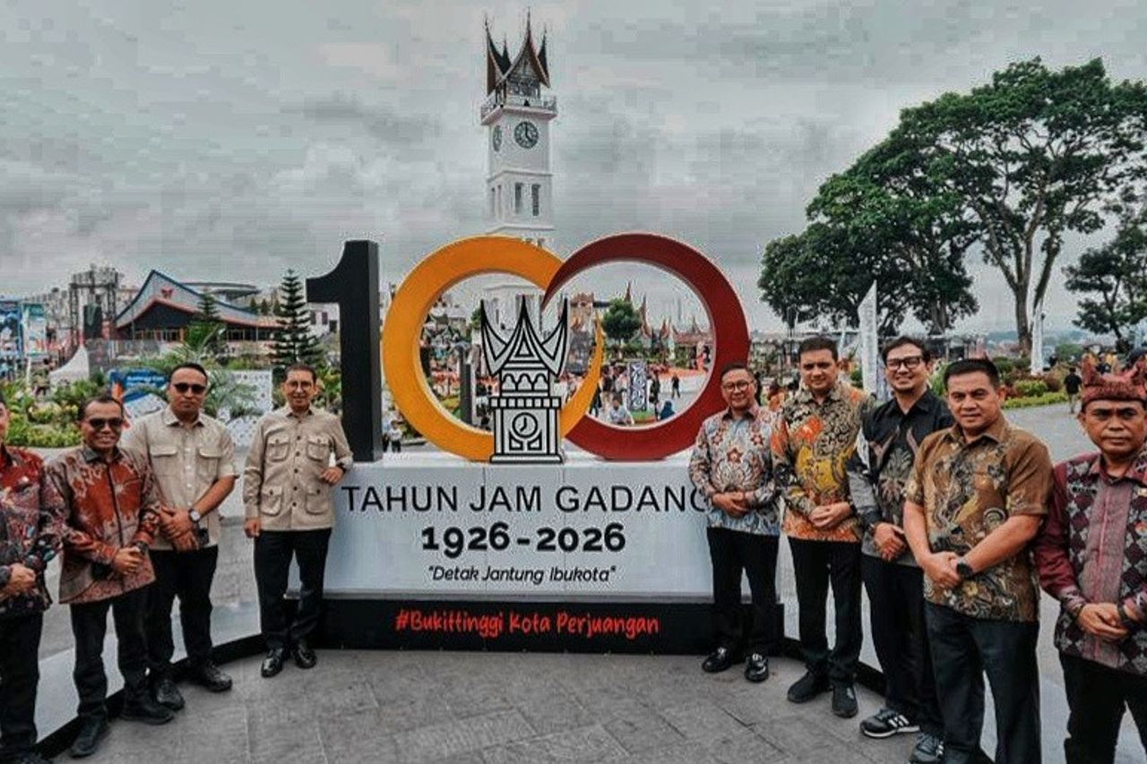 100 Tahun Jam Gadang Bukittinggi Meriah, Perkuat Identitas Kota Perjuangan dan Dorong Pariwisata 100 Tahun Jam Gadang Bukittinggi Meriah, Perkuat Identitas Kota Perjuangan dan Dorong Pariwisata