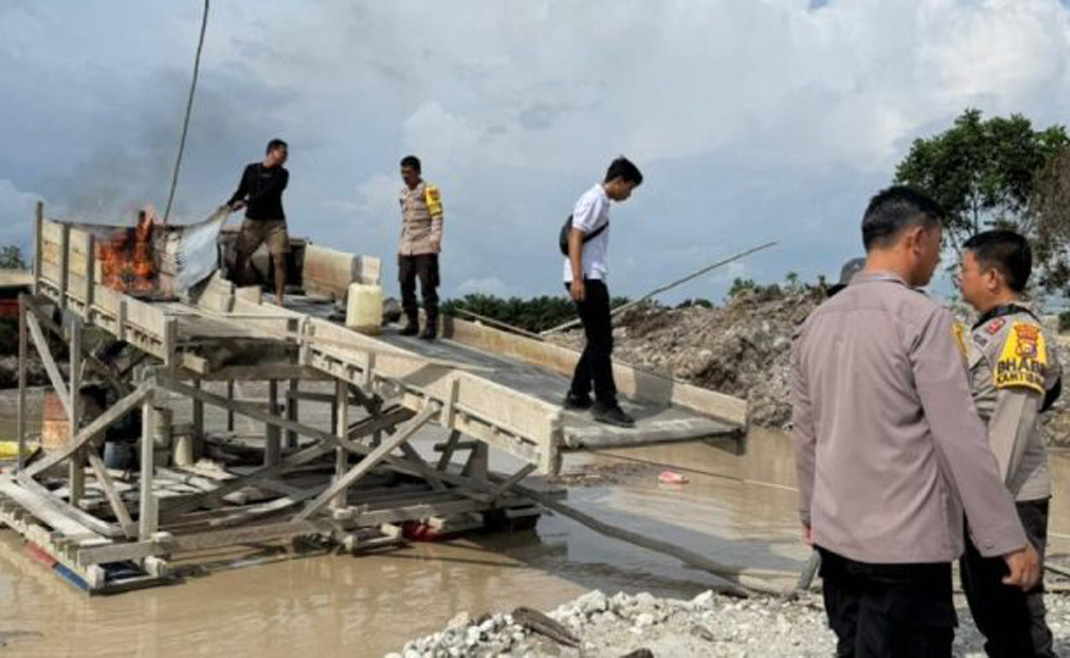 Bupati Kuansing Bentuk Satgas Terpadu untuk Berantas Tambang Emas Ilegal Bupati Kuansing Bentuk Satgas Terpadu untuk Berantas Tambang Emas Ilegal