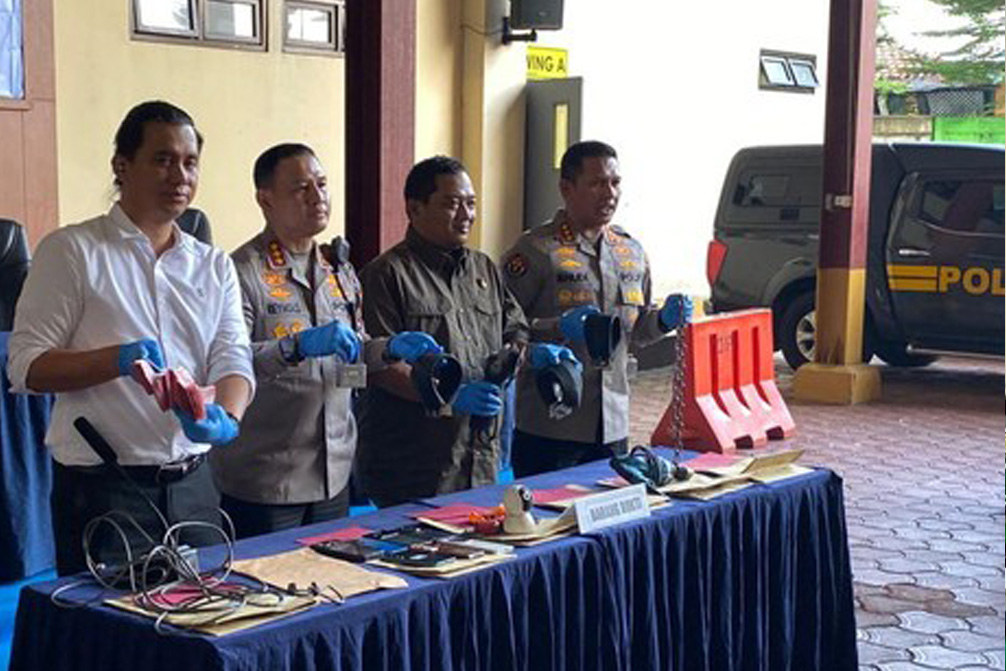 Tiga Karyawan Percetakan di Jakarta Pusat Diduga Disekap 21 Hari, Tujuh Orang Jadi Tersangka Tiga Karyawan Percetakan di Jakarta Pusat Diduga Disekap 21 Hari, Tujuh Orang Jadi Tersangka