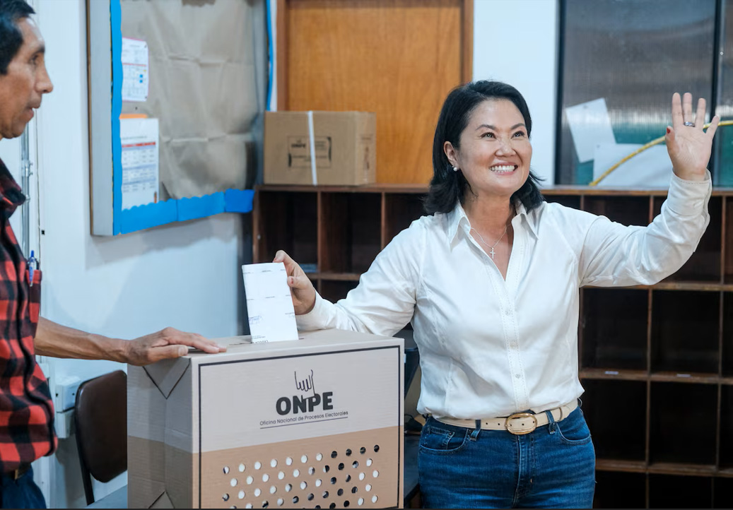 Keiko Fujimori Menangi Pilpres Peru dengan Selisih Suara Sangat Tipis Keiko Fujimori Menangi Pilpres Peru dengan Selisih Suara Sangat Tipis