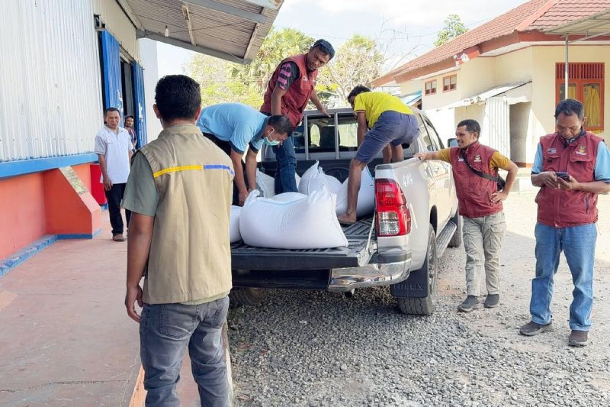 Bulog Salurkan 1.321 Ton Beras untuk Warga Terdampak Gempa NTT