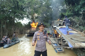 48 Rakit PETI di Sungai Kuantan Dimusnahkan Tim Gabungan Polri-TNI